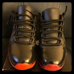 Air Jordan Retro 11 Low Dirty Bred Custom